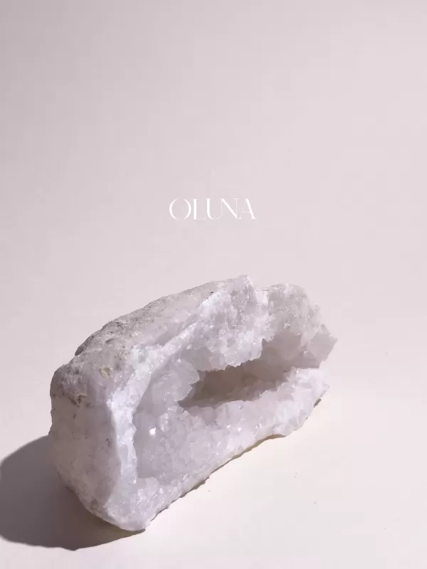 OLUNA|Géode de Cristal de Roche - N°0001|OLUNA